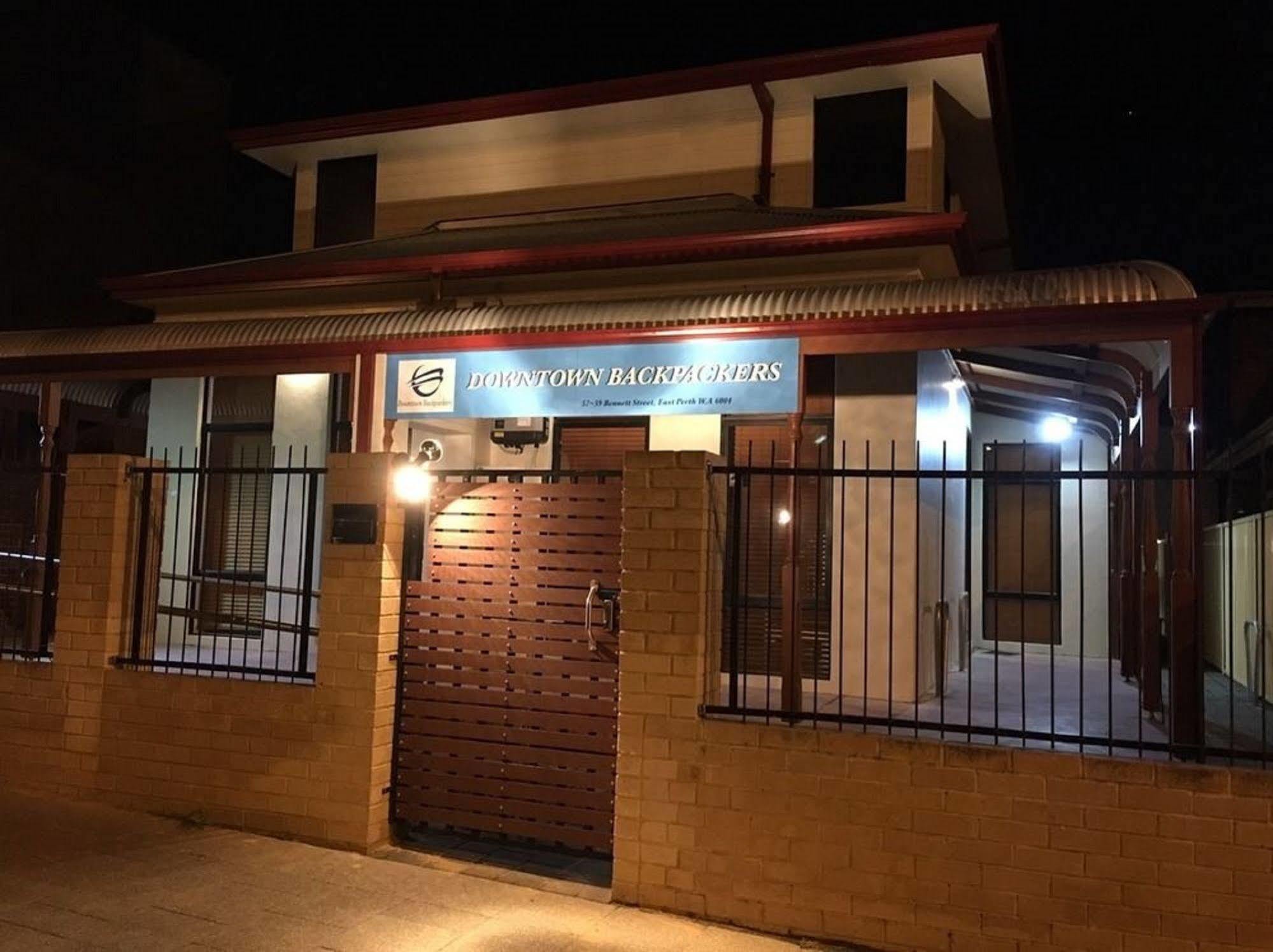 Downtown Backpackers Hostel Perth - Note - Valid Passport Required For Check In Екстер'єр фото