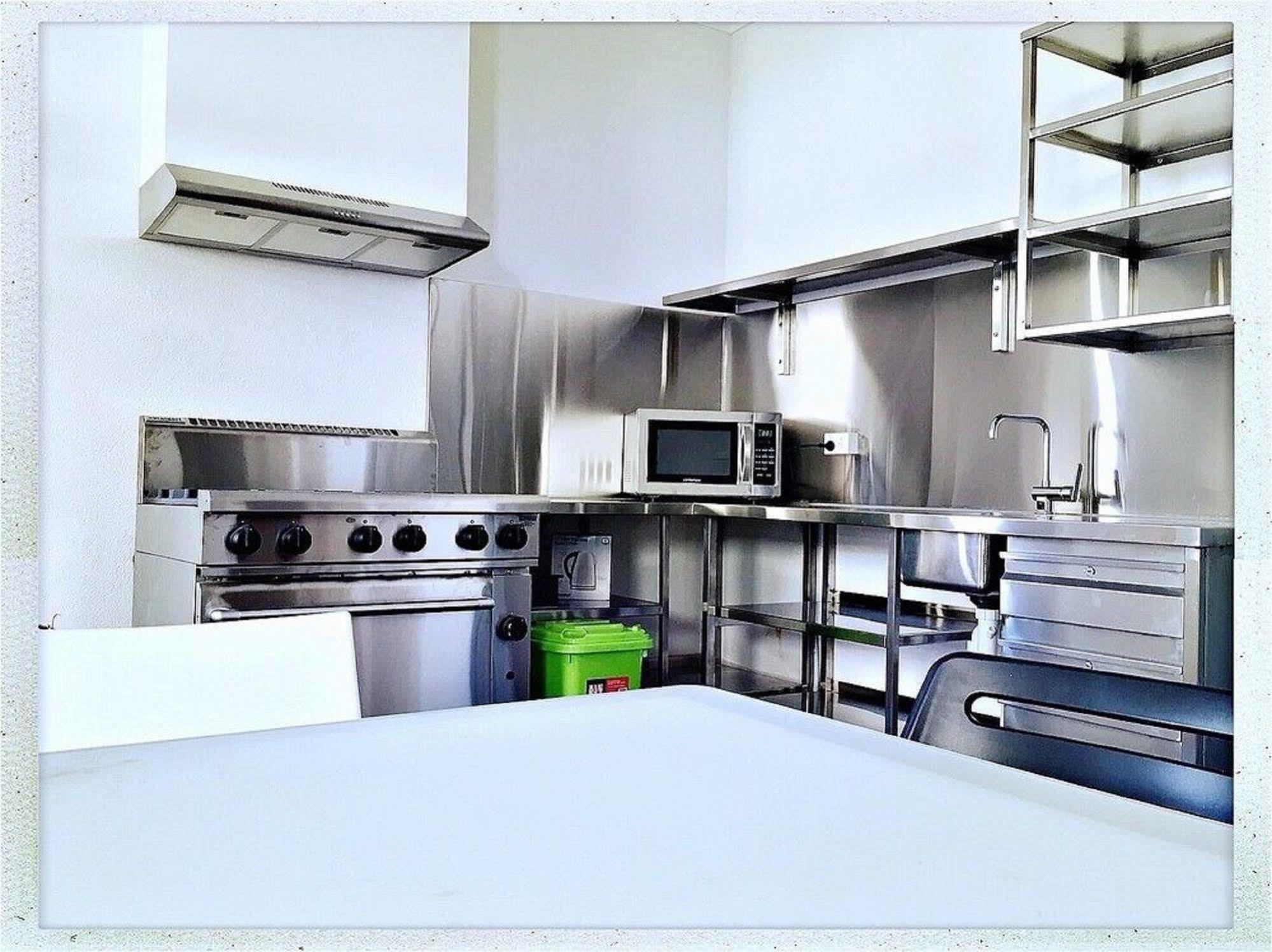 Downtown Backpackers Hostel Perth - Note - Valid Passport Required For Check In Екстер'єр фото