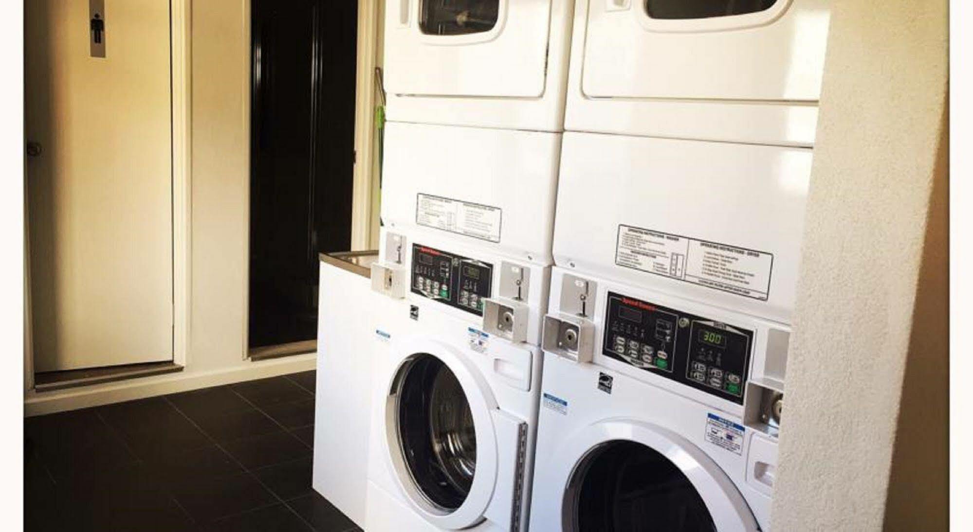 Downtown Backpackers Hostel Perth - Note - Valid Passport Required For Check In Екстер'єр фото